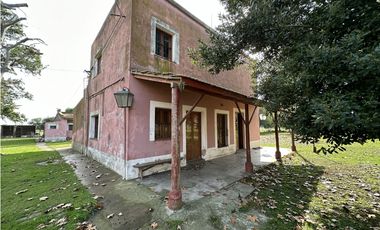 Campo de 85 Has. en venta, con Casco Antiguo en Ranchos.