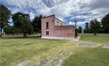 Campo de 85 Has. en venta, con Casco Antiguo en Ranchos.