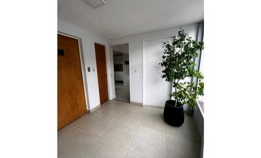 VENTA DE MONOAMBIENTE AMPLIO Y LUMINOSO EN EL CORAZON DE MENDOZA