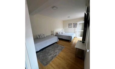 VENTA DE MONOAMBIENTE AMPLIO Y LUMINOSO EN EL CORAZON DE MENDOZA