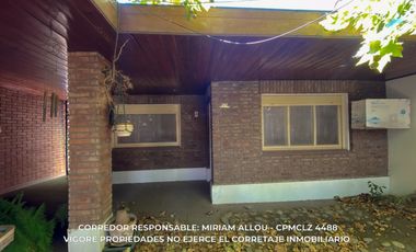 Casa en venta c/ cochera en Temperley
