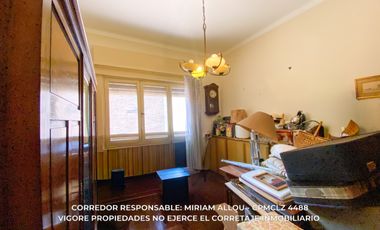 Casa en venta c/ cochera en Temperley