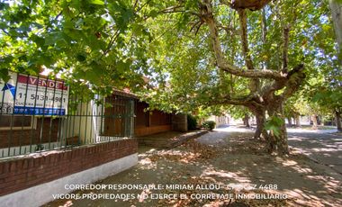 Casa en venta c/ cochera en Temperley