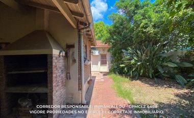 Casa en venta c/ cochera en Temperley