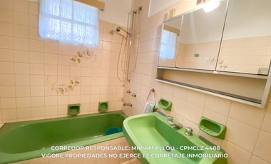 Casa en venta c/ cochera en Temperley