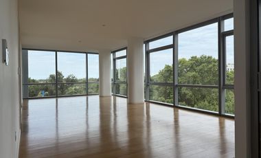 TORRE FORUM. 4 AMBIENTES. PLAYROOM. DEPENDENCIA. 2 COCHERAS. BAULERA. AMENITIES.