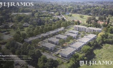 Departamento en venta de 2 ambientes con jardin en Condominio privado