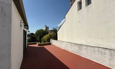 Casa cuatro ambientes jardin quincho a la venta en Wilde Apto Credito