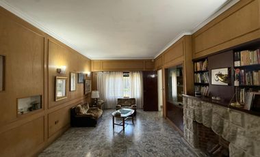 Casa cuatro ambientes jardin quincho a la venta en Wilde Apto Credito