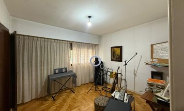 Casa cuatro ambientes jardin quincho a la venta en Wilde Apto Credito