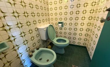 Casa cuatro ambientes jardin quincho a la venta en Wilde Apto Credito