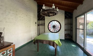 Casa cuatro ambientes jardin quincho a la venta en Wilde Apto Credito