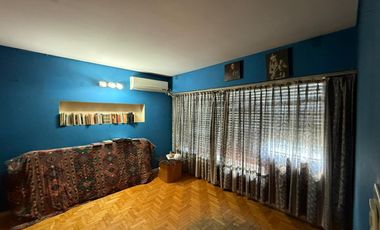 Casa cuatro ambientes jardin quincho a la venta en Wilde Apto Credito