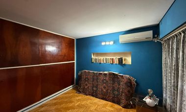 Casa cuatro ambientes jardin quincho a la venta en Wilde Apto Credito