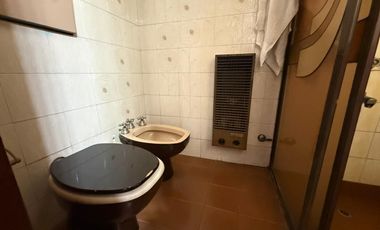 Casa cuatro ambientes jardin quincho a la venta en Wilde Apto Credito