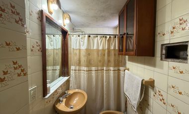 Casa cuatro ambientes jardin quincho a la venta en Wilde Apto Credito