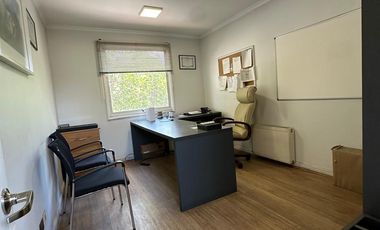 ESPECTACULAR CASA OFICINA EN EL GOLF