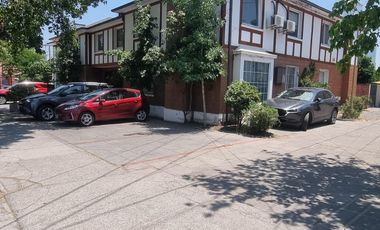 ESPECTACULAR CASA OFICINA EN EL GOLF