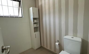 ESPECTACULAR CASA OFICINA EN EL GOLF