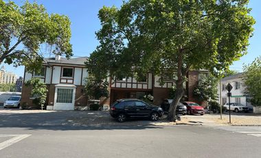 ESPECTACULAR CASA OFICINA EN EL GOLF