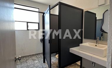 LOCAL COMERCIAL AL LADO DE ZEN HOUSE, CERCA DEL EL MIRADOR. - (3)