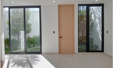 CASA RESIDENCIAL EN VENTA FRACC. LA CARTUJA, AL SUR DE PACHUCA