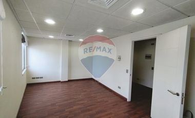 ¡Excepcional Oportunidad oficina lo Barnechea!!