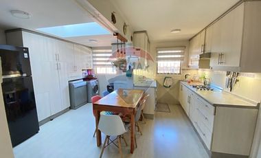 Casa 4D+3D+2E y Quincho. La Florida