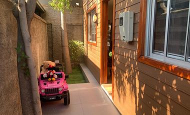 Propiedad en Vta para inversión, 3 casas La Granja