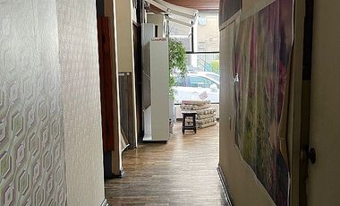 SE ARRIENDA AMPLIO LOCAL COMERCIAL / OFICINA (CÓD. 556)