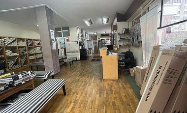 SE VENDE AMPLIO LOCAL COMERCIAL / OFICINA (CÓD. 555)