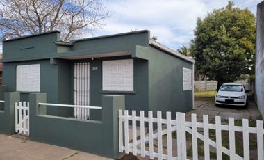 Casa  en Venta Necochea / Necochea (A108 8243)