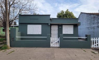 Casa  en Venta Necochea / Necochea (A108 8243)