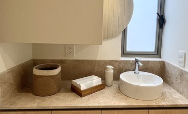 Hermosa casa en Venta Lomas de Juriquilla con cuarto de servicio