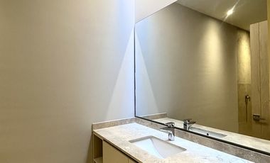 Hermosa casa en Venta Lomas de Juriquilla con cuarto de servicio