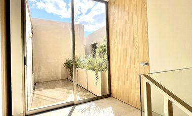 Hermosa casa en Venta Lomas de Juriquilla con cuarto de servicio