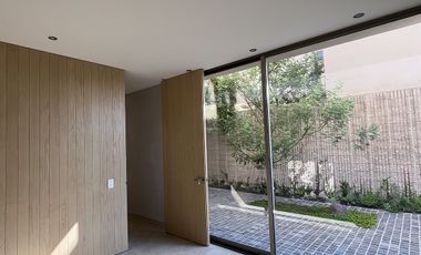 Hermosa casa en Venta Lomas de Juriquilla con cuarto de servicio