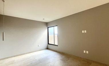 Hermosa casa en Venta Lomas de Juriquilla con cuarto de servicio