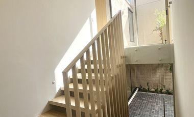 Hermosa casa en Venta Lomas de Juriquilla con cuarto de servicio