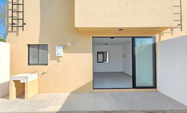 CASA EN VENTA 2 PLANTAS, 2 RECÁMARAS, 2.5 BAÑOS, COCHERA PARA 2 AUTOS