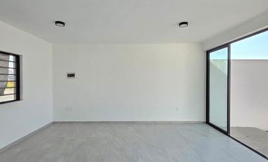 CASA EN VENTA 2 PLANTAS, 2 RECÁMARAS, 2.5 BAÑOS, COCHERA PARA 2 AUTOS