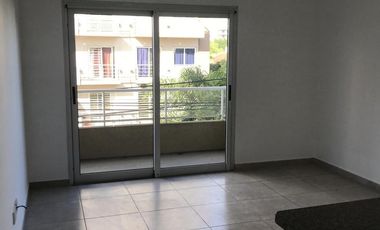 Departamento dos ambientes - Escobar, Bernardo de Irigoyen 244