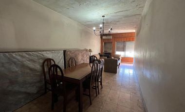 Casa de cuatro ambientes a reciclar en venta en Wilde Centro