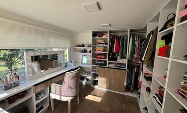 Casa en VENTA Barrio Privado La Comarca , Centenario.