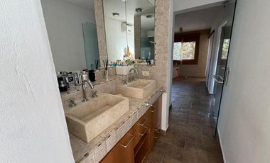 Casa en VENTA Barrio Privado La Comarca , Centenario.