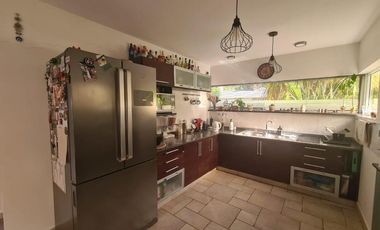 Casa en VENTA Barrio Privado La Comarca , Centenario.