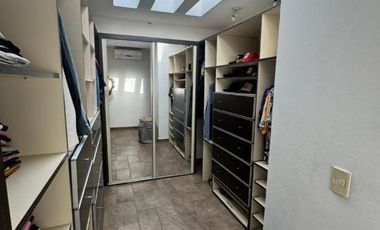 Casa en VENTA Barrio Privado La Comarca , Centenario.