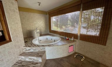 Casa en VENTA Barrio Privado La Comarca , Centenario.