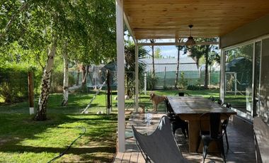 Casa en VENTA Barrio Privado La Comarca , Centenario.