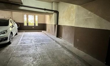 Departamento cuatro ambientes cochera a la venta en Lanus